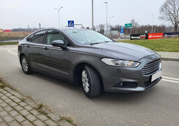 Ford Mondeo cena 52800 przebieg: 162000, rok produkcji 2017 z Nekla małe 232